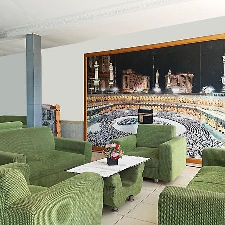 Oyo 2611 Hotel Krui Syariah Kültér fotó