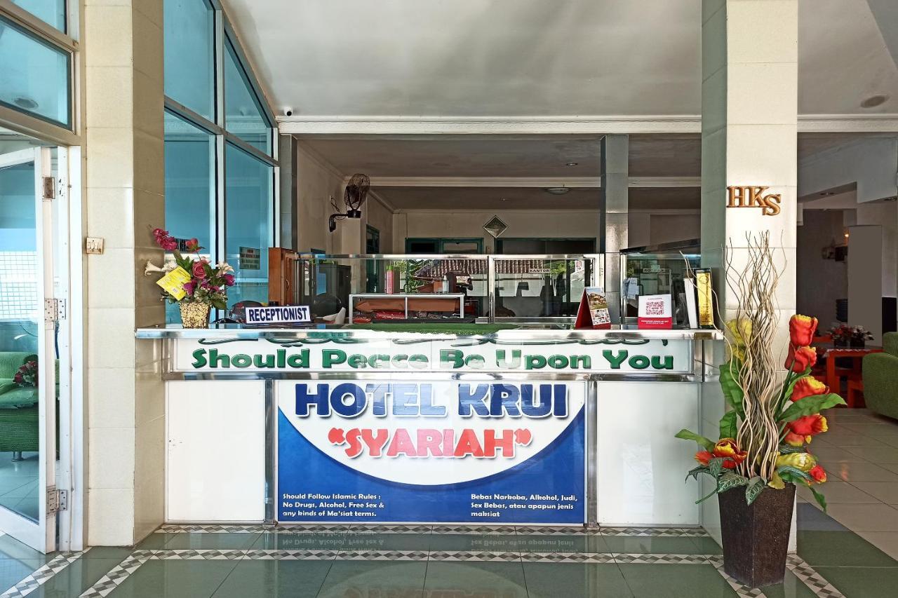 Oyo 2611 Hotel Krui Syariah Kültér fotó