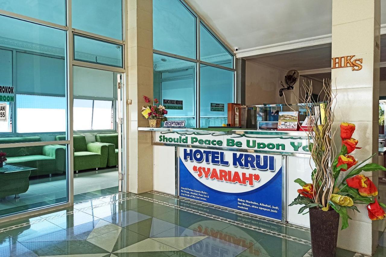 Oyo 2611 Hotel Krui Syariah Kültér fotó