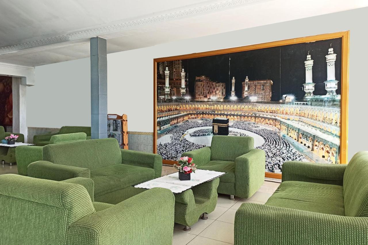 Oyo 2611 Hotel Krui Syariah Kültér fotó